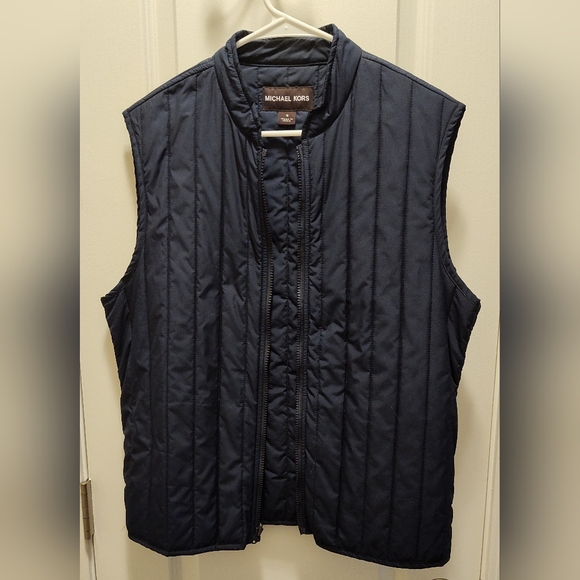 Michael Kors lightly padded navy vest - Picture 5 of 5